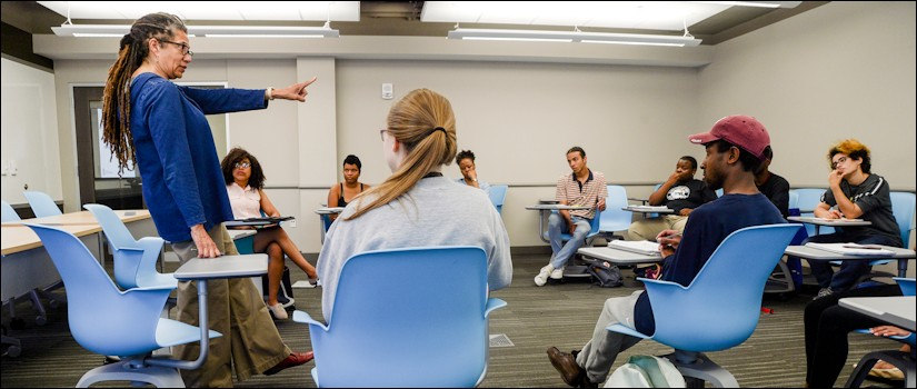 Nikky Finney teaching in classroom with students