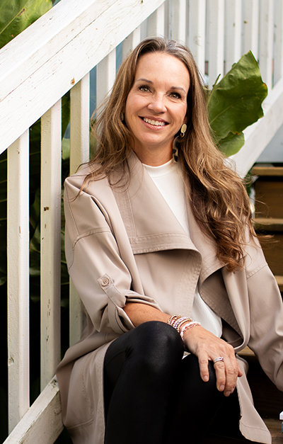 Julie Hutt headshot