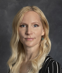 headshot of Silke Henrich