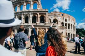 Group of study abroad students in Rome